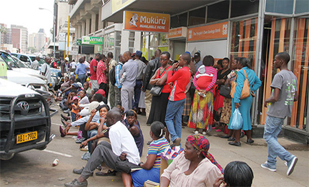 Zimbabue Suspendido de su cargo el fiscal general de Zimbabue